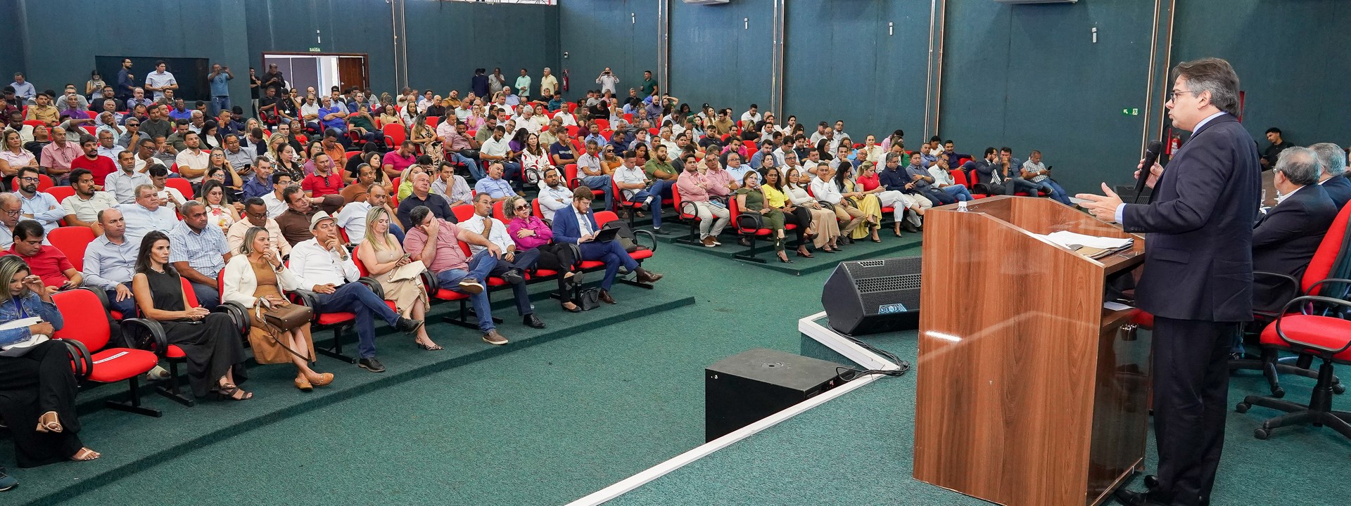 O promotor apresentou o projeto “Chega de Lixão”, iniciativa institucional do MPTO que realizou diagnóstico em todos os municípios do estado.