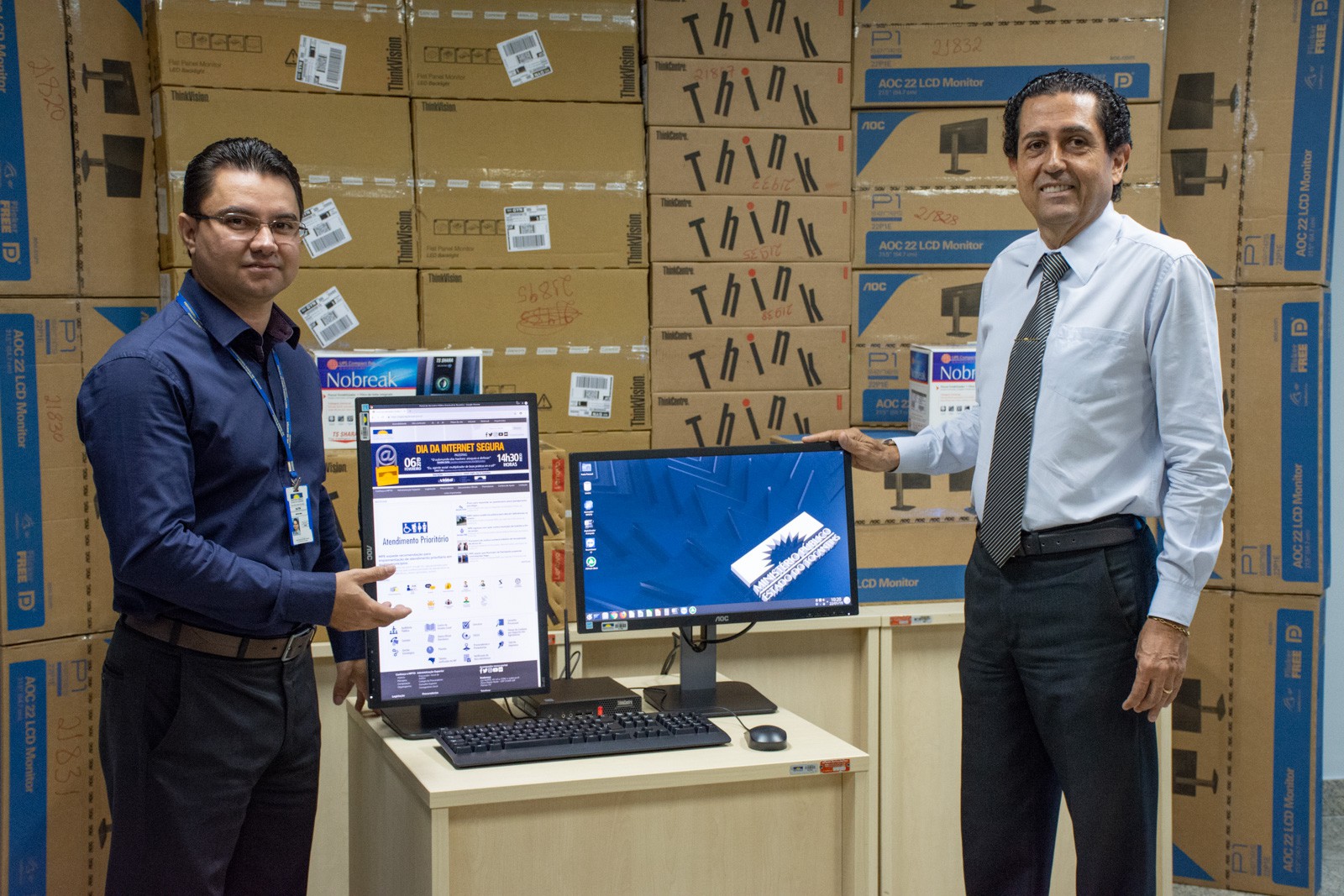 No total, 72 computadores de mesa serão entregues (Foto: Ronaldo Mitt)