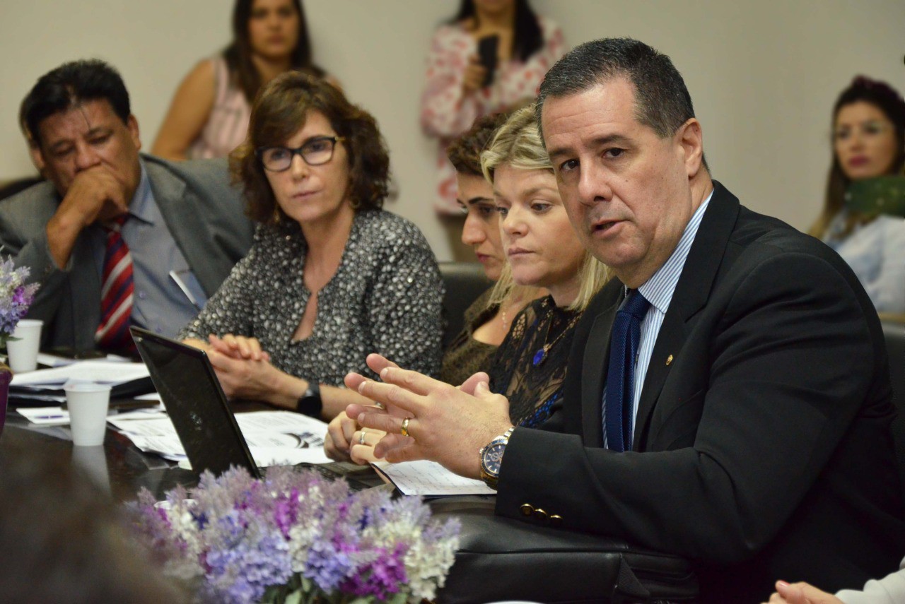 Membros do MPTO durante reunião com vereadores de Palmas