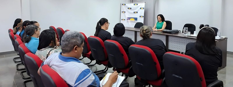 O foco principal é o mapeamento dos desafios e a busca por soluções conjuntas para garantir uma educação inclusiva e eficaz