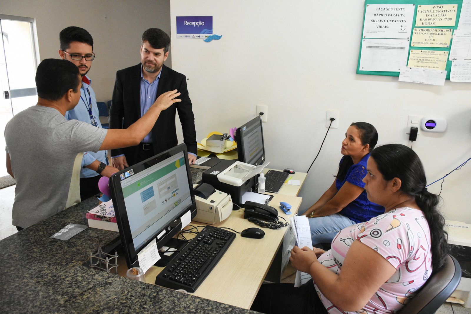 Servidores recebem a equipe do MPTO na CSC da 406 Norte