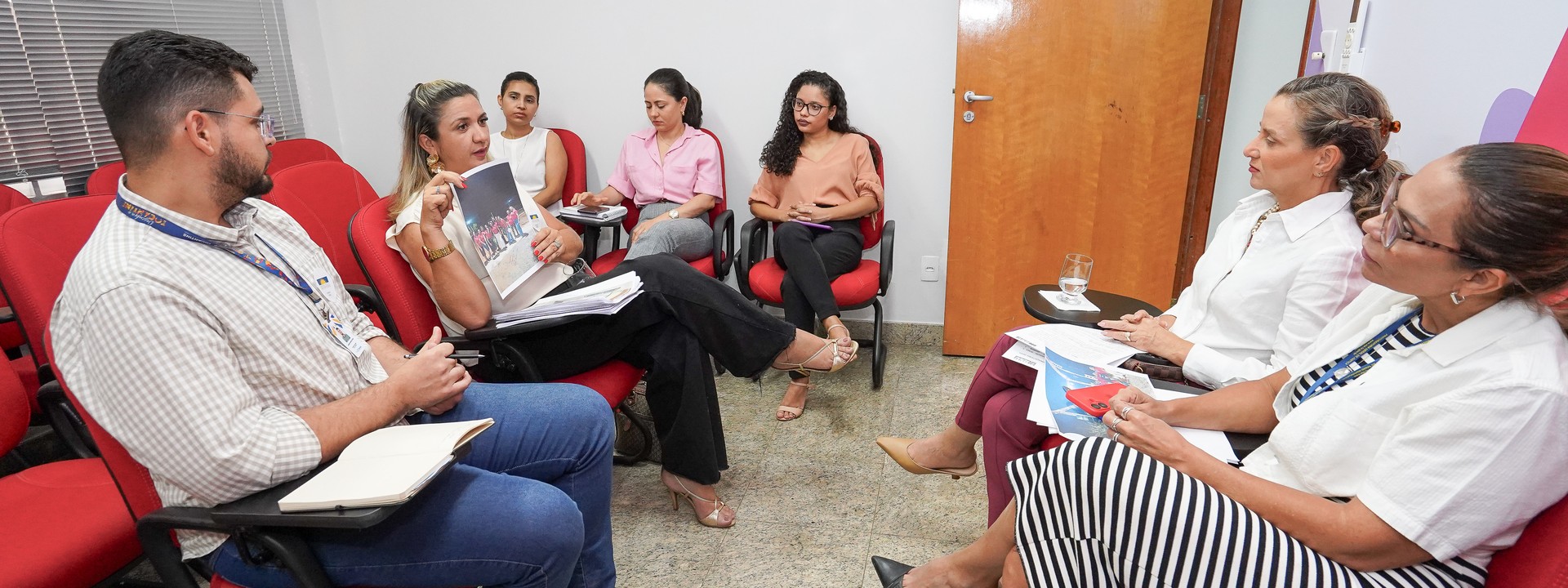 Na reunião foi discutido o fortalecer do empreendedorismo feminino e a valorização da mulher.