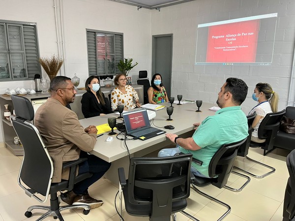 A parceria tem a finalidade de promover a convivência saudável e equilibrada no ambiente escolar, e assim combater o bullying