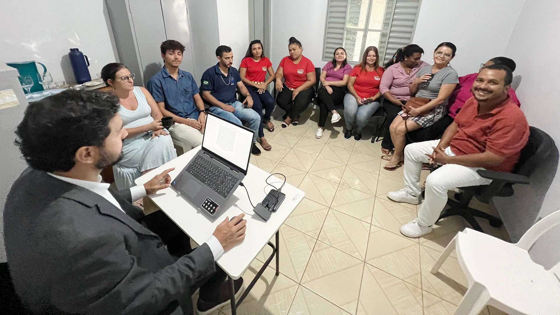 Reunião, em Combinado, também com foco nas políticas da infância e juventude