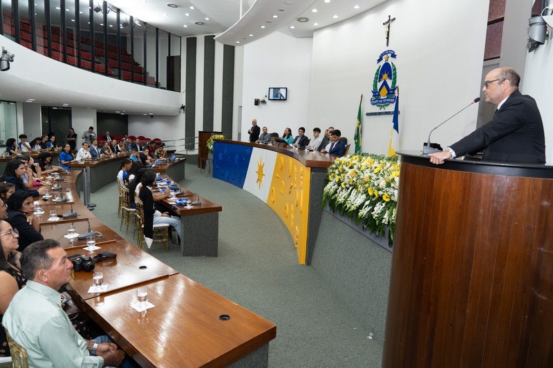 O promotor de Justiça Benedicto Guedes participou de solenidade de homenagem ao Dia do Estudante