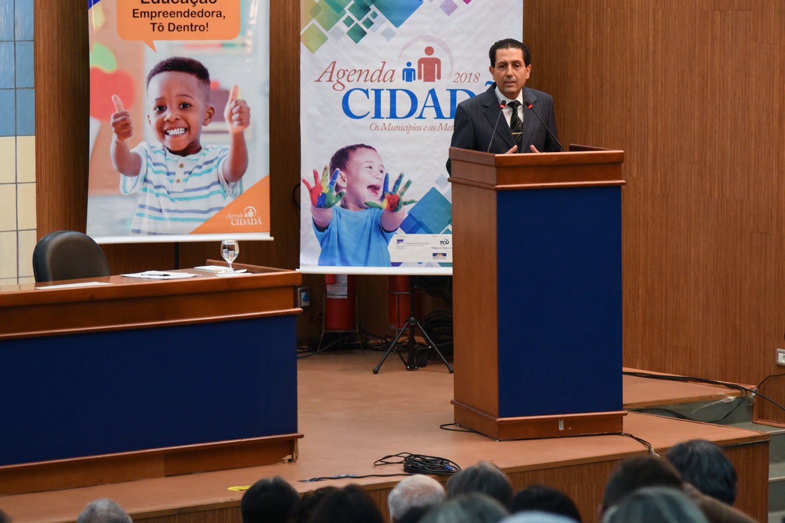 Educação é o tema desta edição