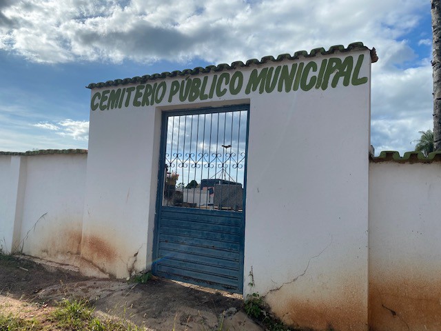 Fachada do Cemitério de Dianópolis