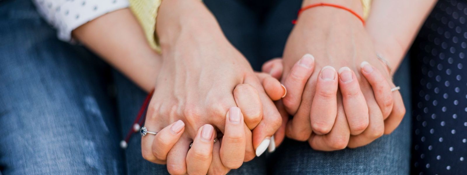 São mulheres que participam do Serviço de Acolhimento em Família Acolhedora (SFA), oferecendo um lar seguro e temporário a crianças e adolescentes afastados de suas famílias