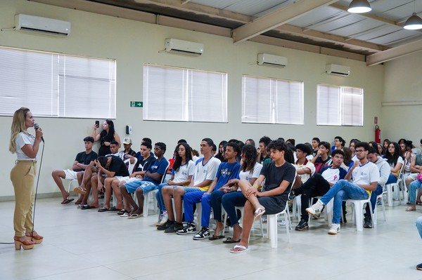 Cerca de 80 alunos do Colégio Estadual Dom Alano Marie Du Noday participaram da palestra