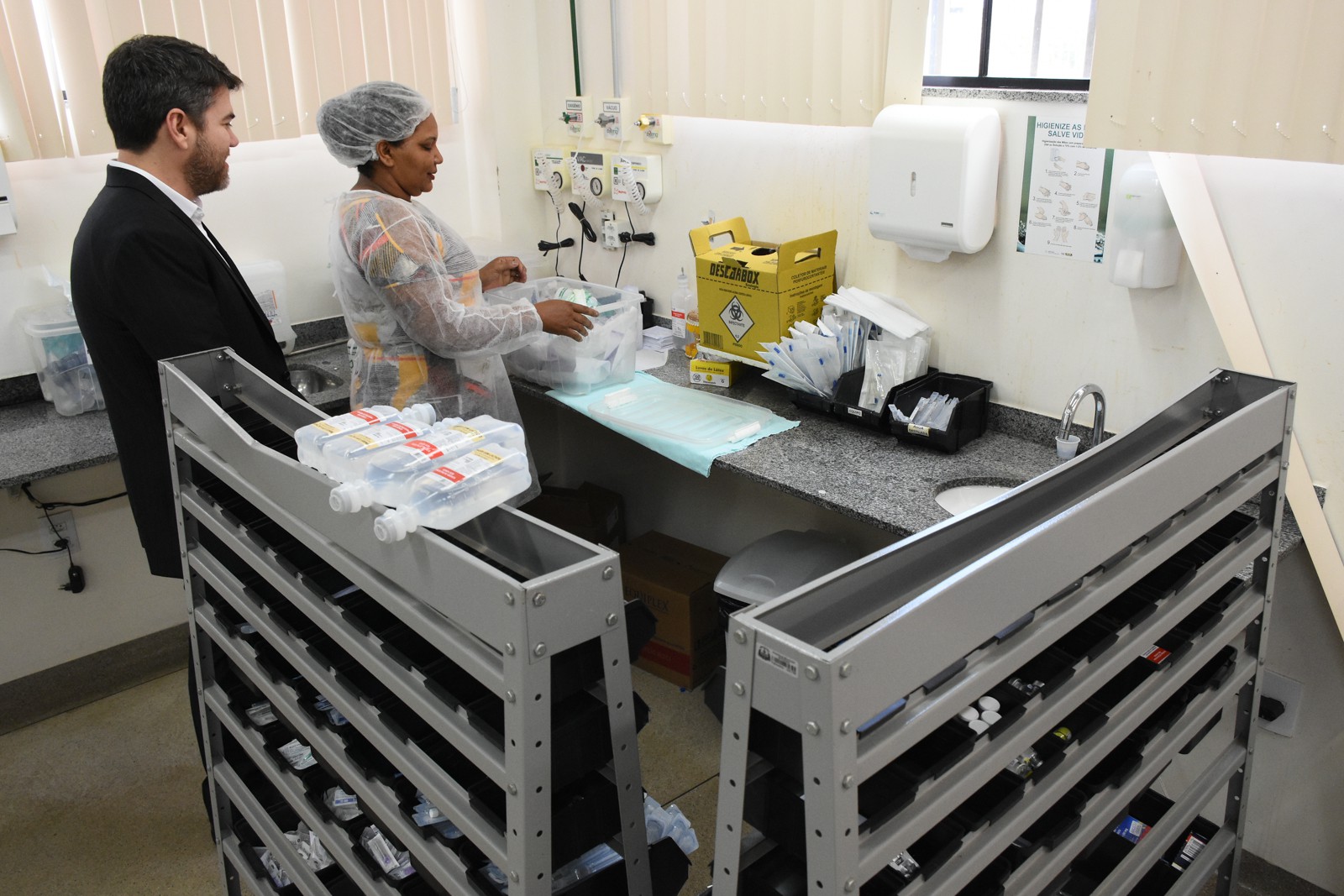 Cerca de 30 medicamentos estavam em falta na farmácia da UPA Norte