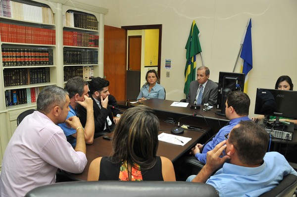 Grevistas devem apresentar resposta nesta quinta-feira