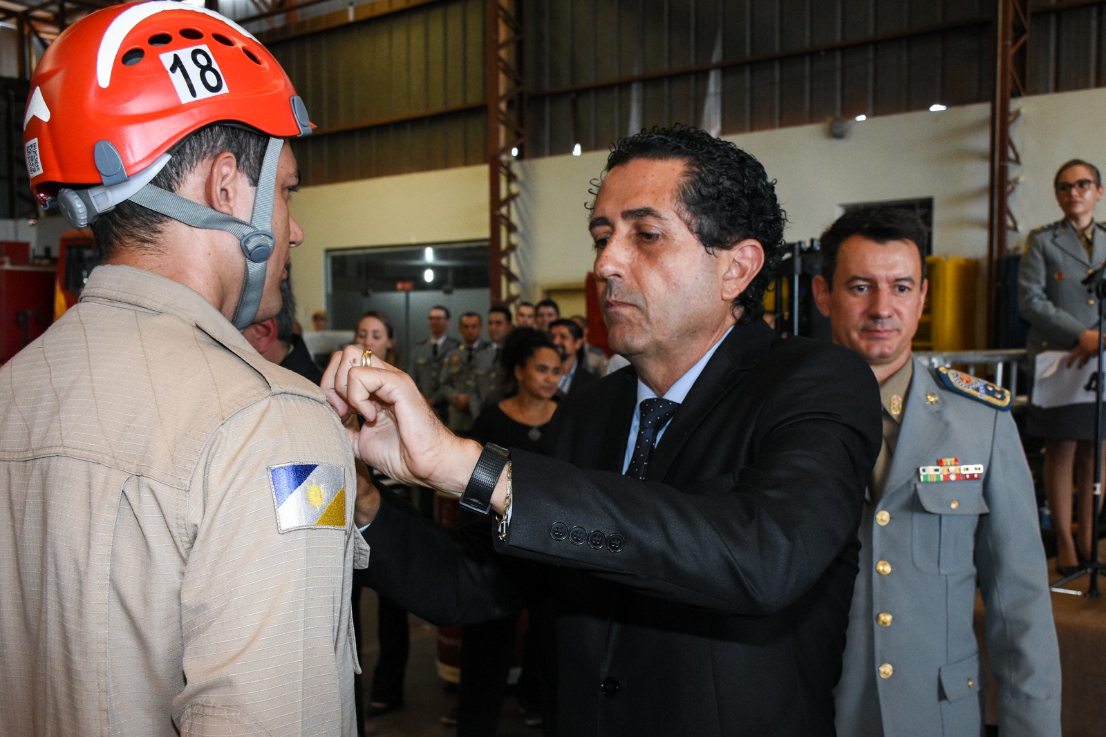 PGJ entrega medalha ao militar homenageado