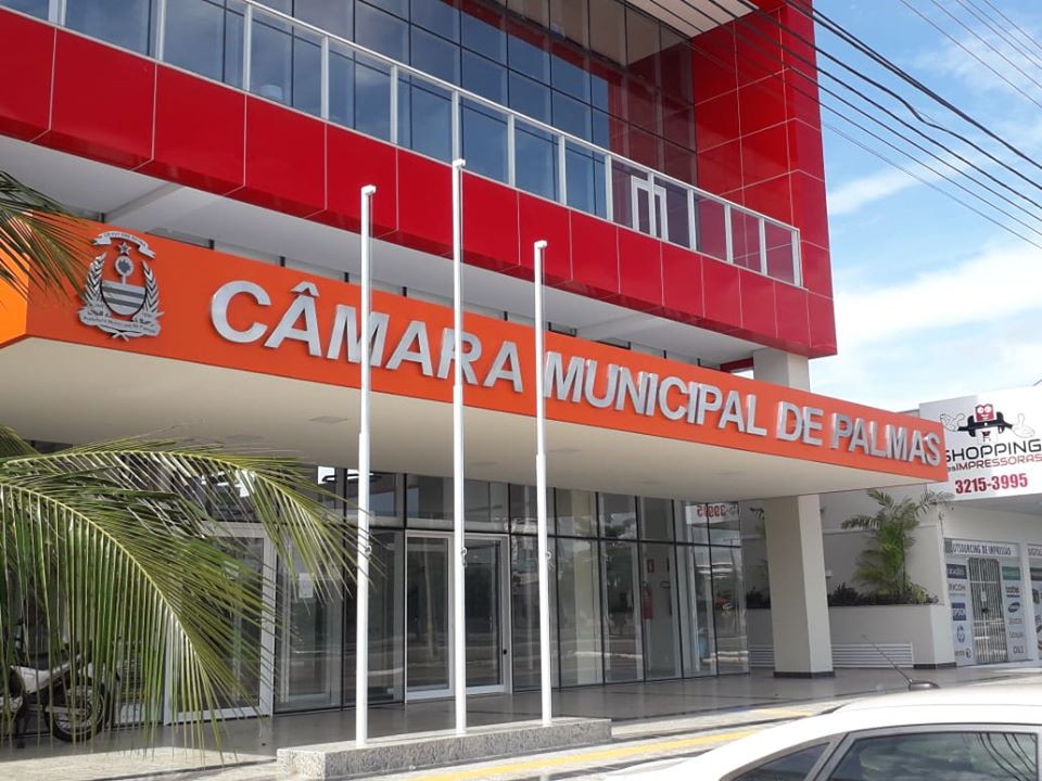 Lei municipal causou excedente de 133 cargos comissionados na Câmara