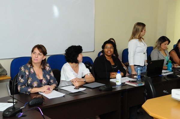 Promotora Maria Roseli participa de reunião do Fórum Perinatal