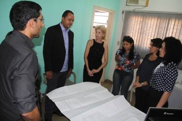 Durante reunião a secretária informou que o projeto já está em fase de licitação