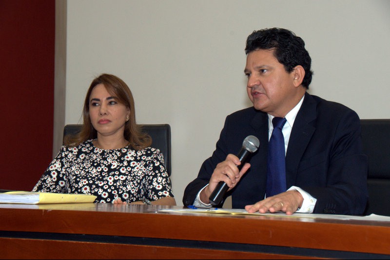 Promotores Zenaide Aparecida e Edson Azambuja