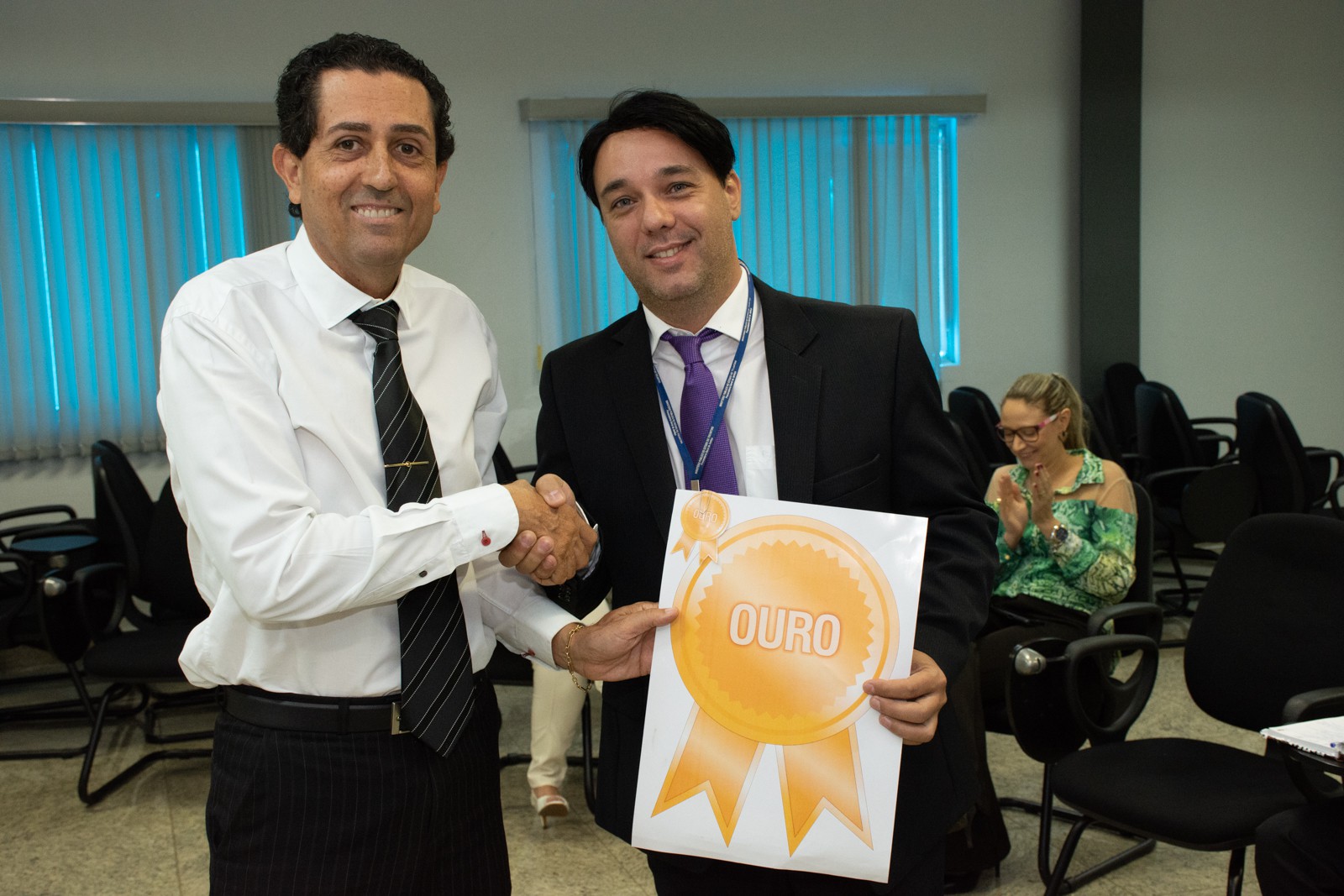PGJ durante premiação de projeto da DMTI