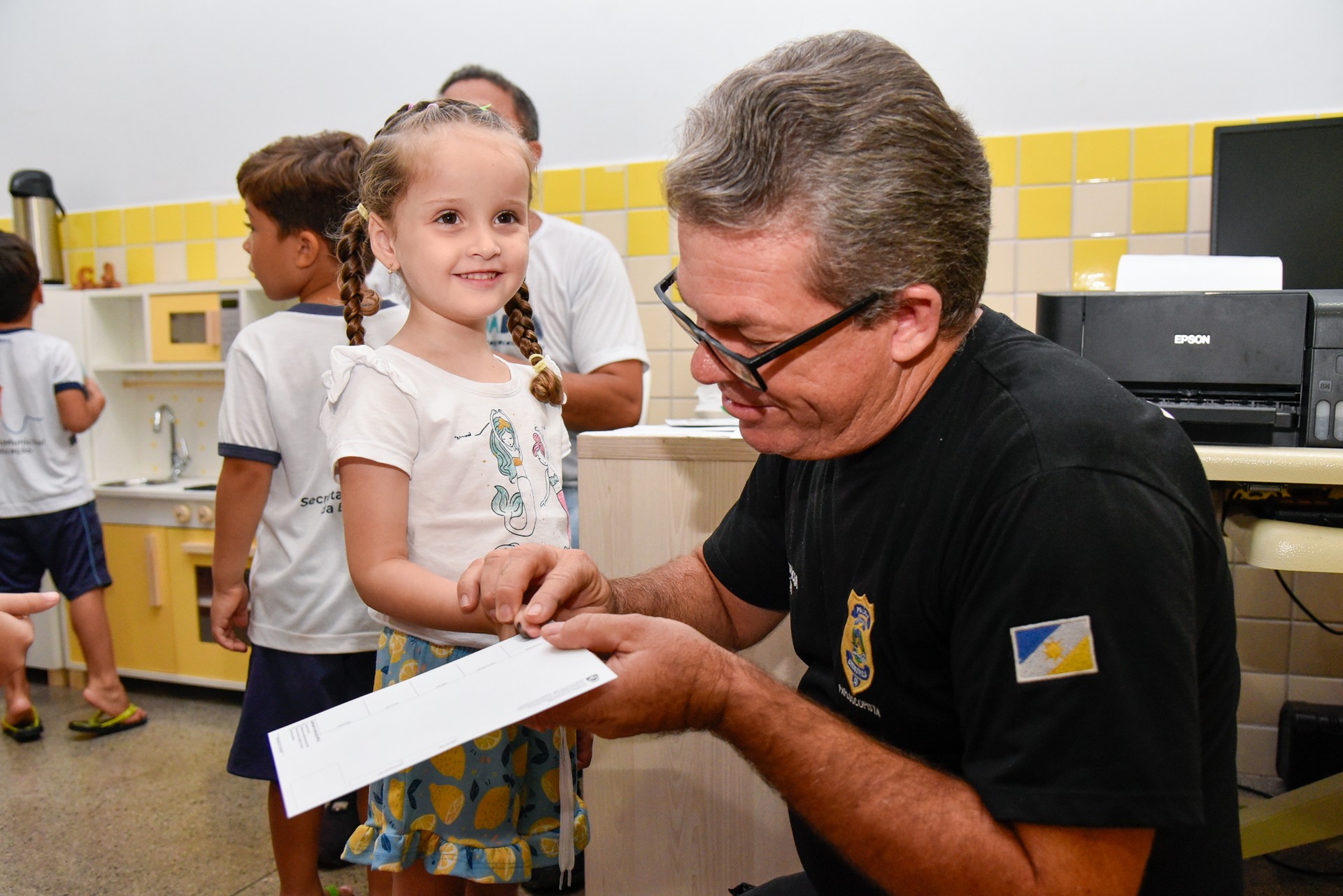 O Minicidadão busca atender crianças de 0 a 12 anos de idade matriculados em creches e escolas de ensino fundamental da Capital