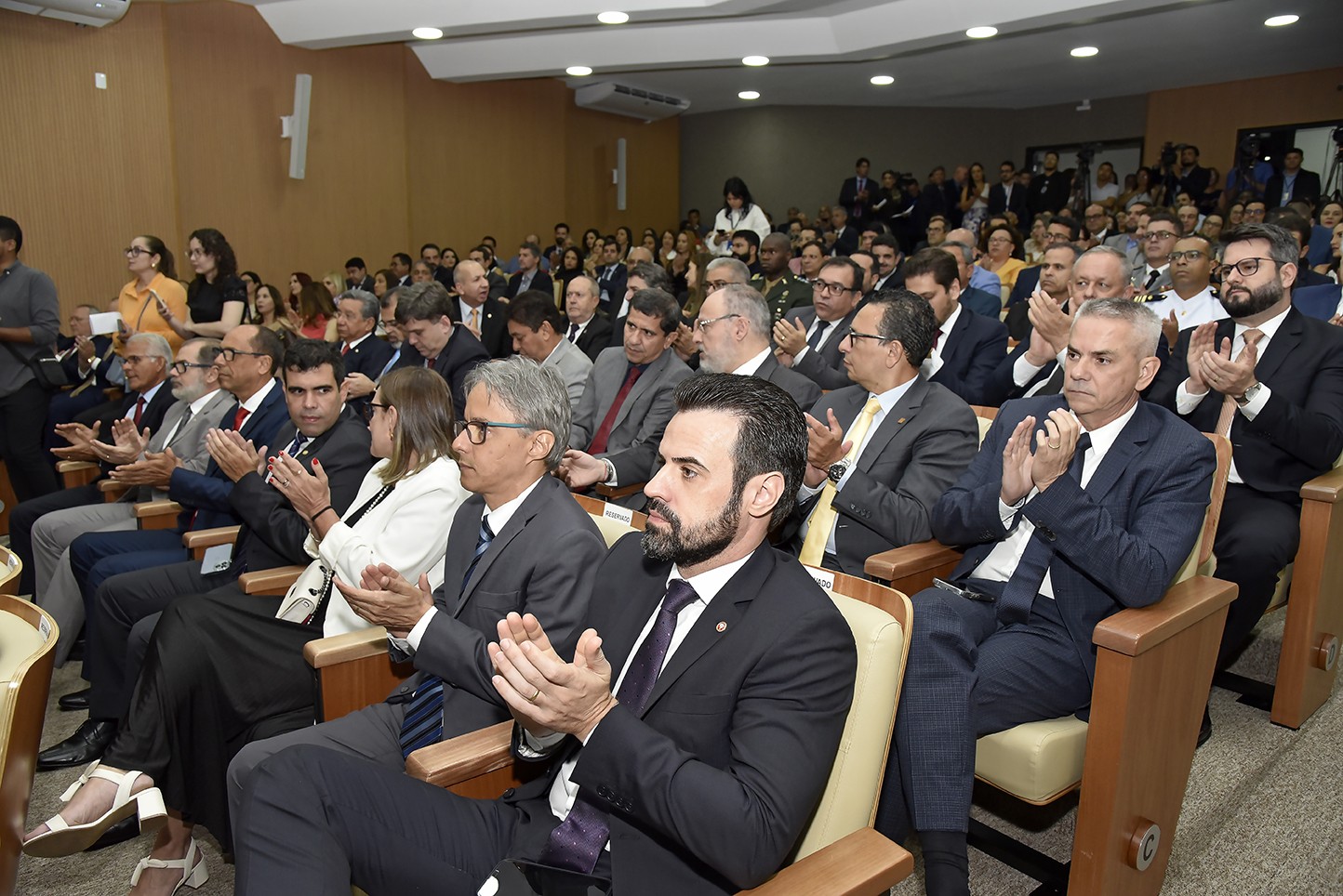 Solenidade de posse do PGJ Luciano Casaroti contou com a presença de diversas autoridades