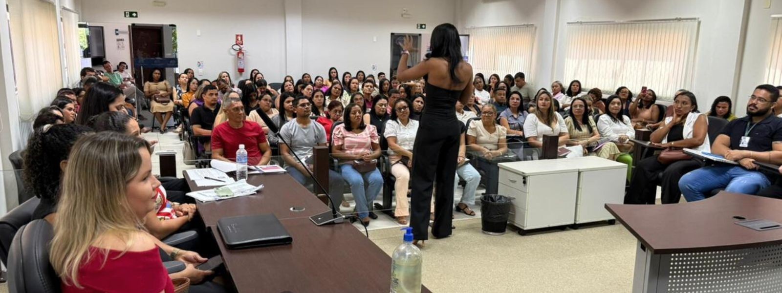 Dessa vez, a palestra principal foi conduzida pela servidora do Centro de Apoio Operacional às Promotorias da Infância e Juventude e da Educação (Caopije) Silvia Albuquerque