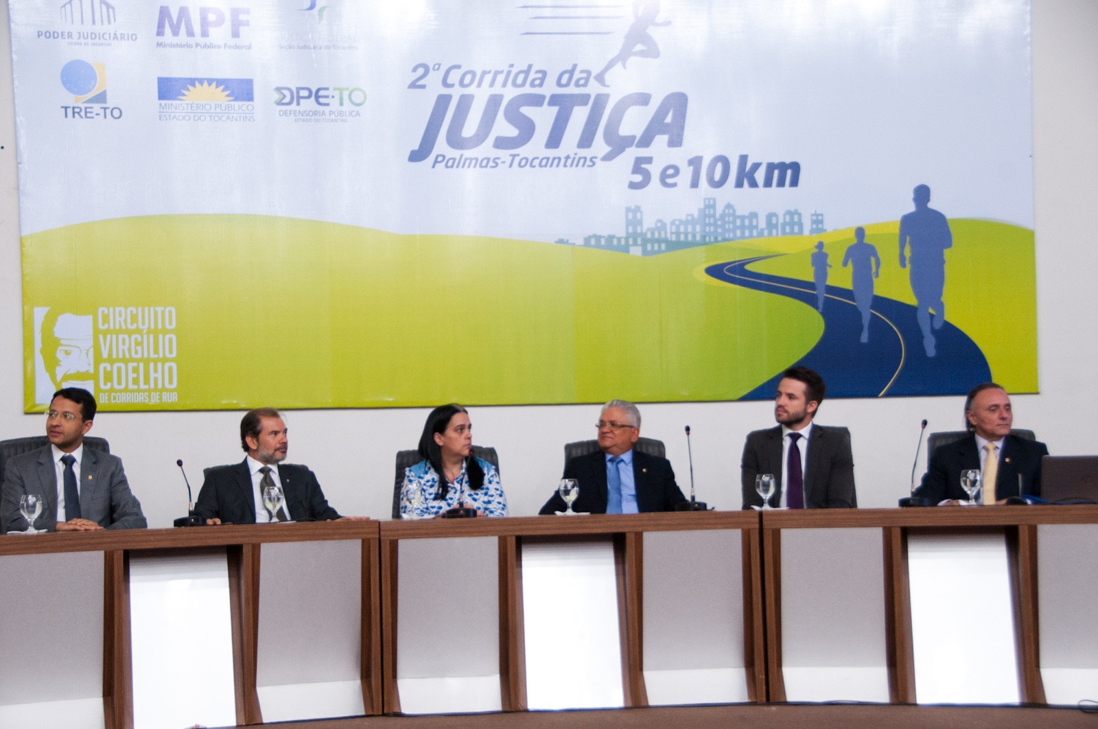 Representantes do MPE, TJTO, MPF, TRE, Defensoria Pública e Justiça Federal