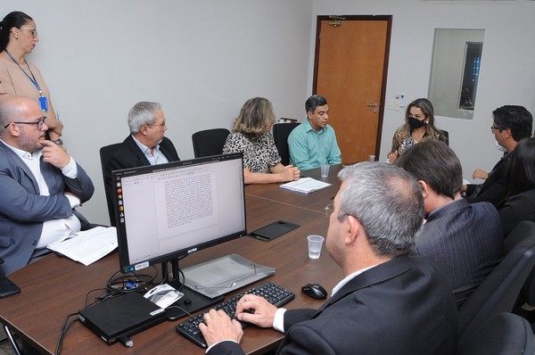 A promotora de Justiça Araína Cesárea cobrou a regularização das cirurgias nos hospitais estaduais