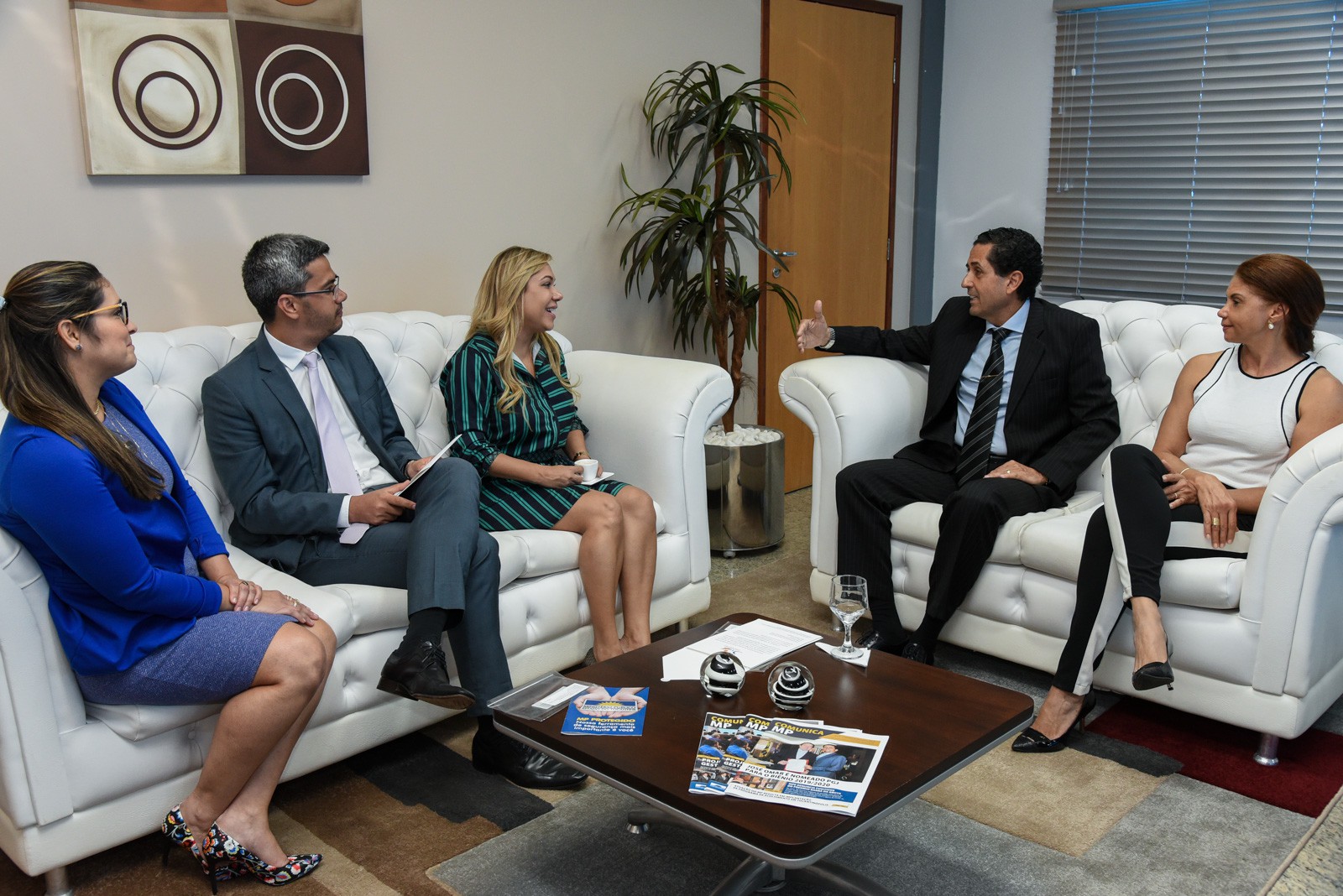 Deputada Luana Ribeiro entregou convite ao Procurador-Geral de Justiça
