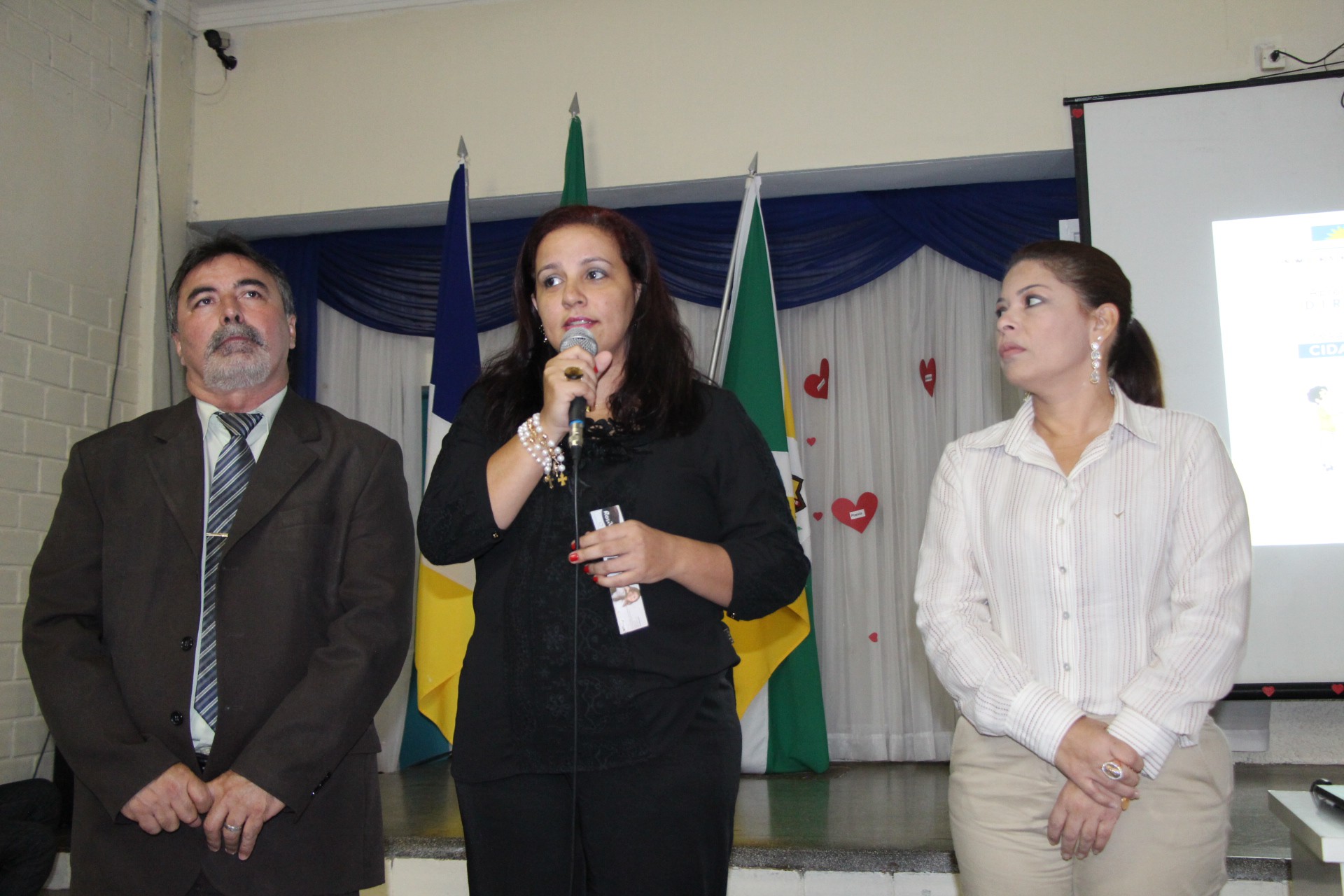 Foram eles que recepcionaram o público presente