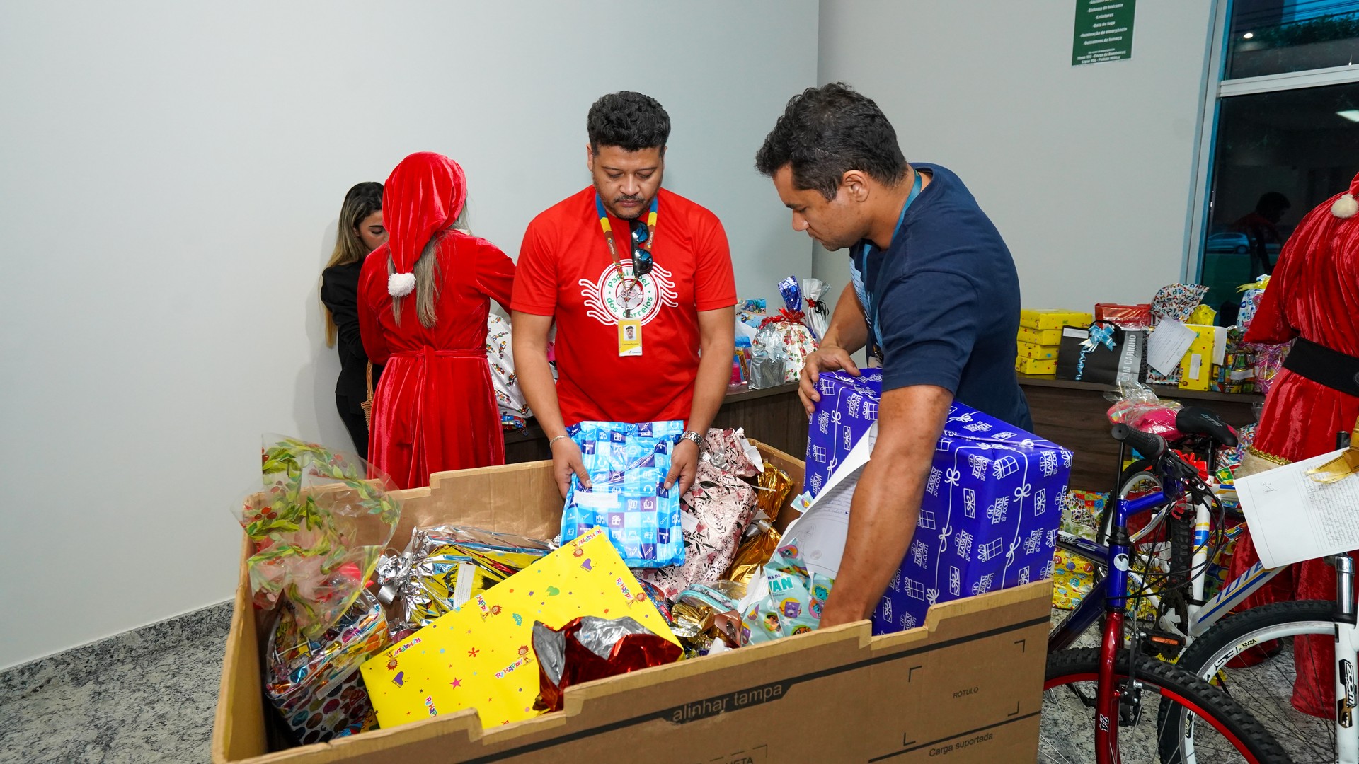 Cerimonial do MPTO e Logística dos Correios organizaram os presentes com destino à escola em Palmas