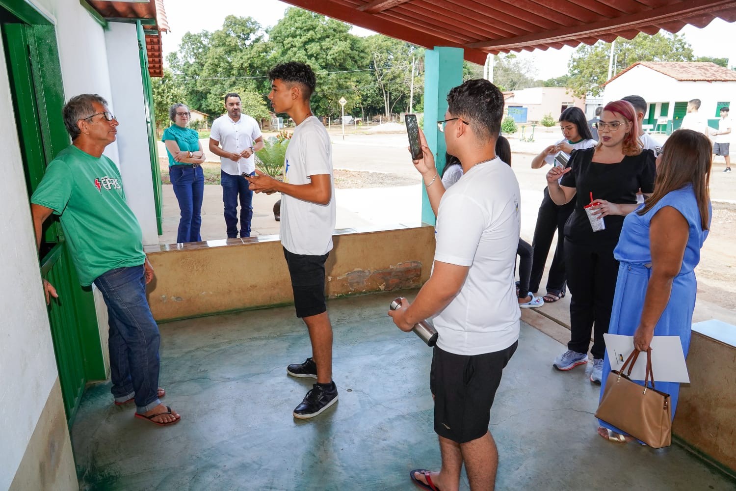 Os estudantes ainda ouviram relatos sobre falta de segurança.