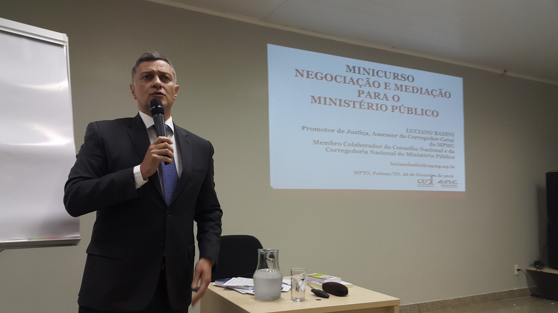 O curso foi ministrado por Luciano Badini Martins, Promotor de Justiça do Ministério Público de Minas Gerais,