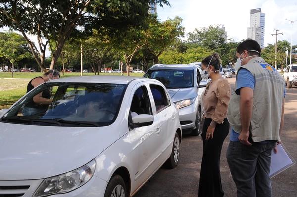 Vacinação ocorreu em drive-thru