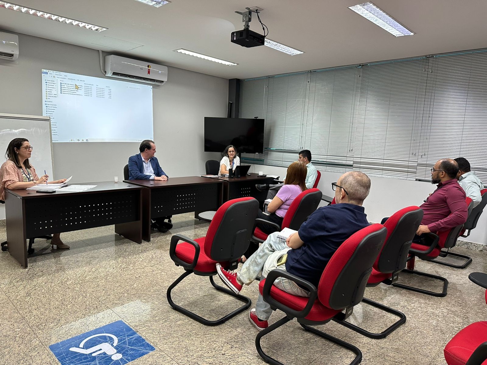 Reunião do Grupo de Trabalho (GT) responsável pela elaboração do PDI reuniu-se na sala de aula do Cesaf-ESMP