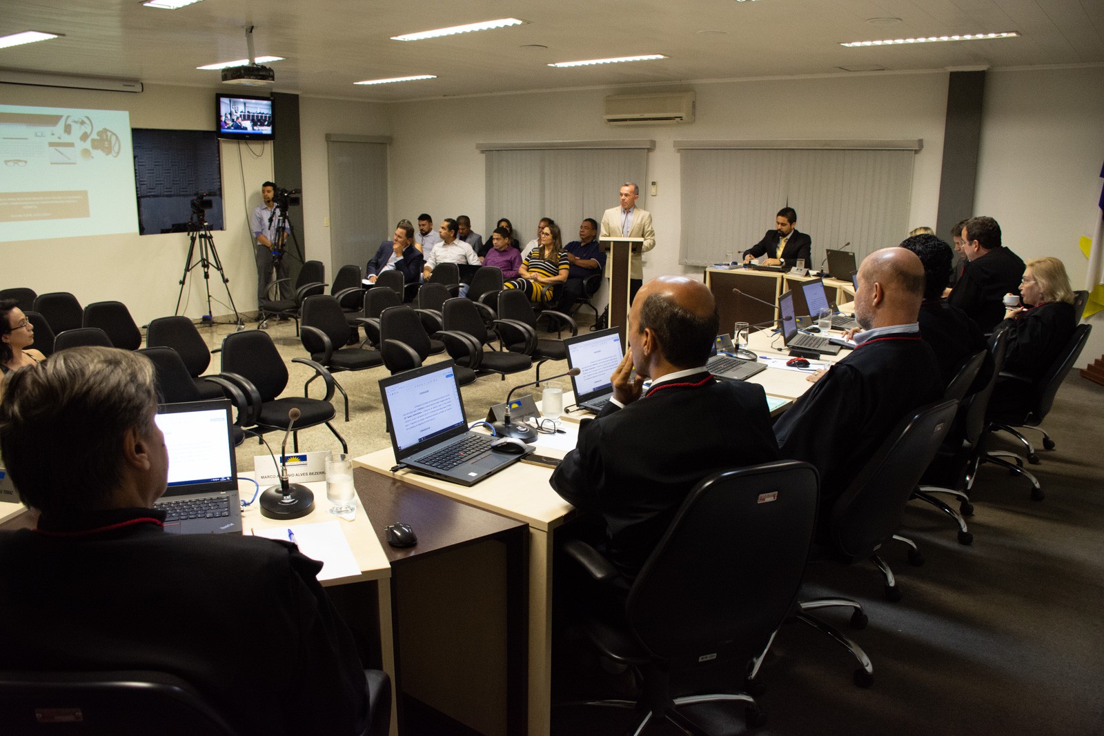 A reforma administrativa apresentada pelo Governo tem como base a redução de gastos com pessoal e despesas com custeio