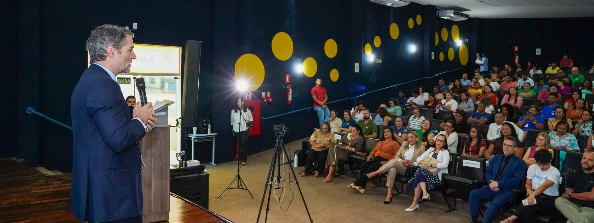Promotor Sidney Fiori Júnior fala na abertura da capacitação de conselheiros tutelares
