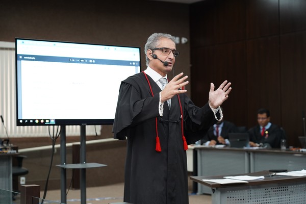 Promotor de Justiça Daniel José de Oliveira Almeida