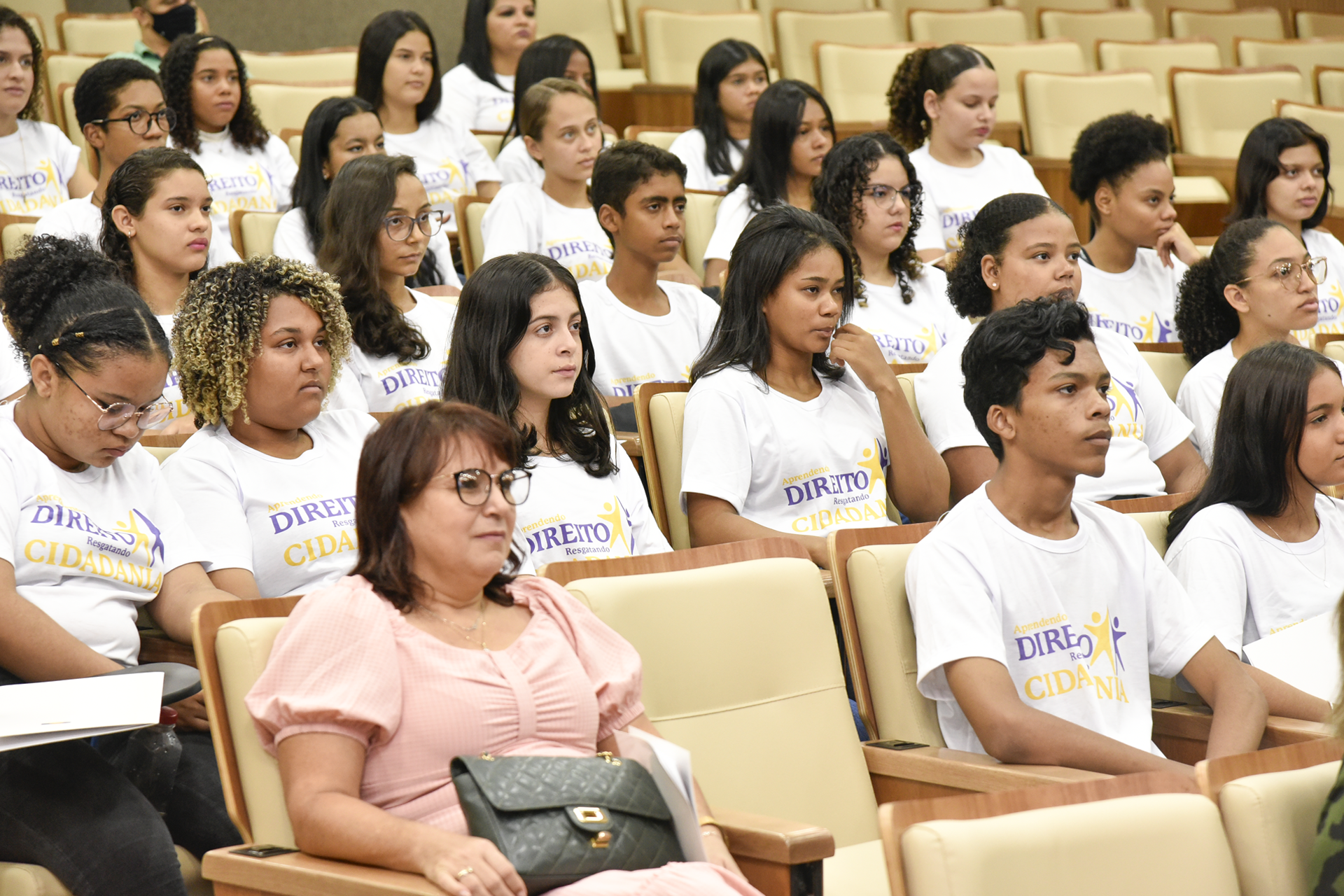 Estudantes da Escola Estadual Maria dos Reis Alves Barros, de Palmas,