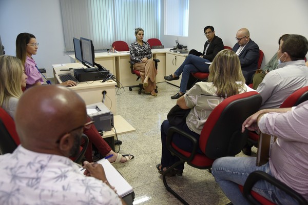 Audiência administrativa para tratar sobre as irregularidades relativas às salas de repouso dos enfermeiros do HGP e HMDR [Foto: Shara Rezende/MPTO]