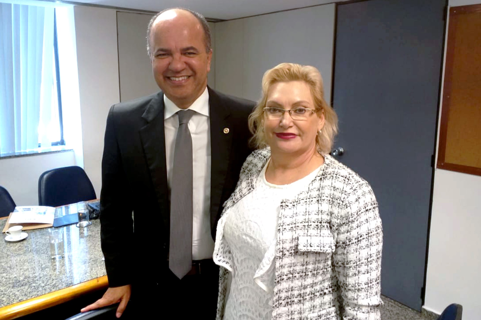 Procuradora de Justiça Vera Nilva e o presidente eleito, Sílvio Tavares