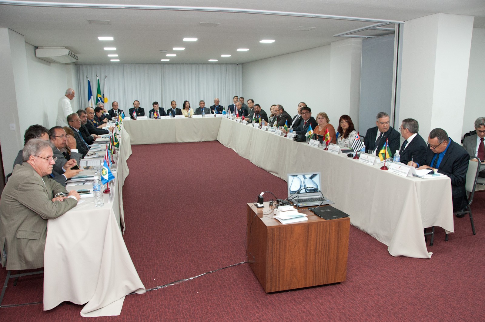 Representantes de 24 Estados participam
