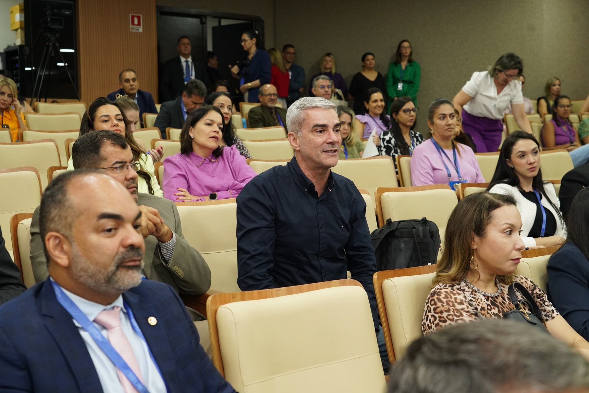 Membros e servidores, durante painel no II Congresso Estadual do MPTO