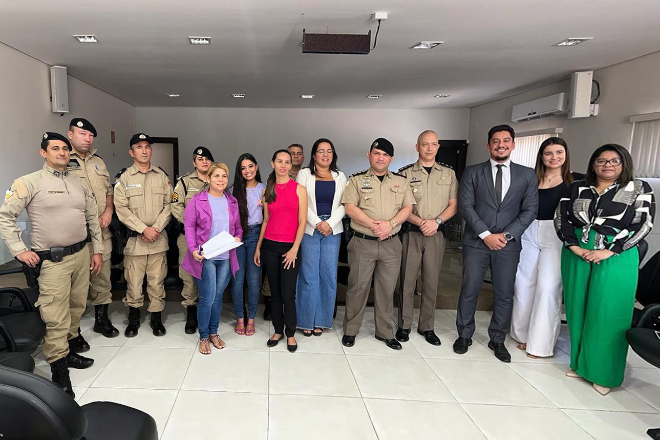 A reunião contou com a participação de representantes de órgãos da rede de proteção à mulher.