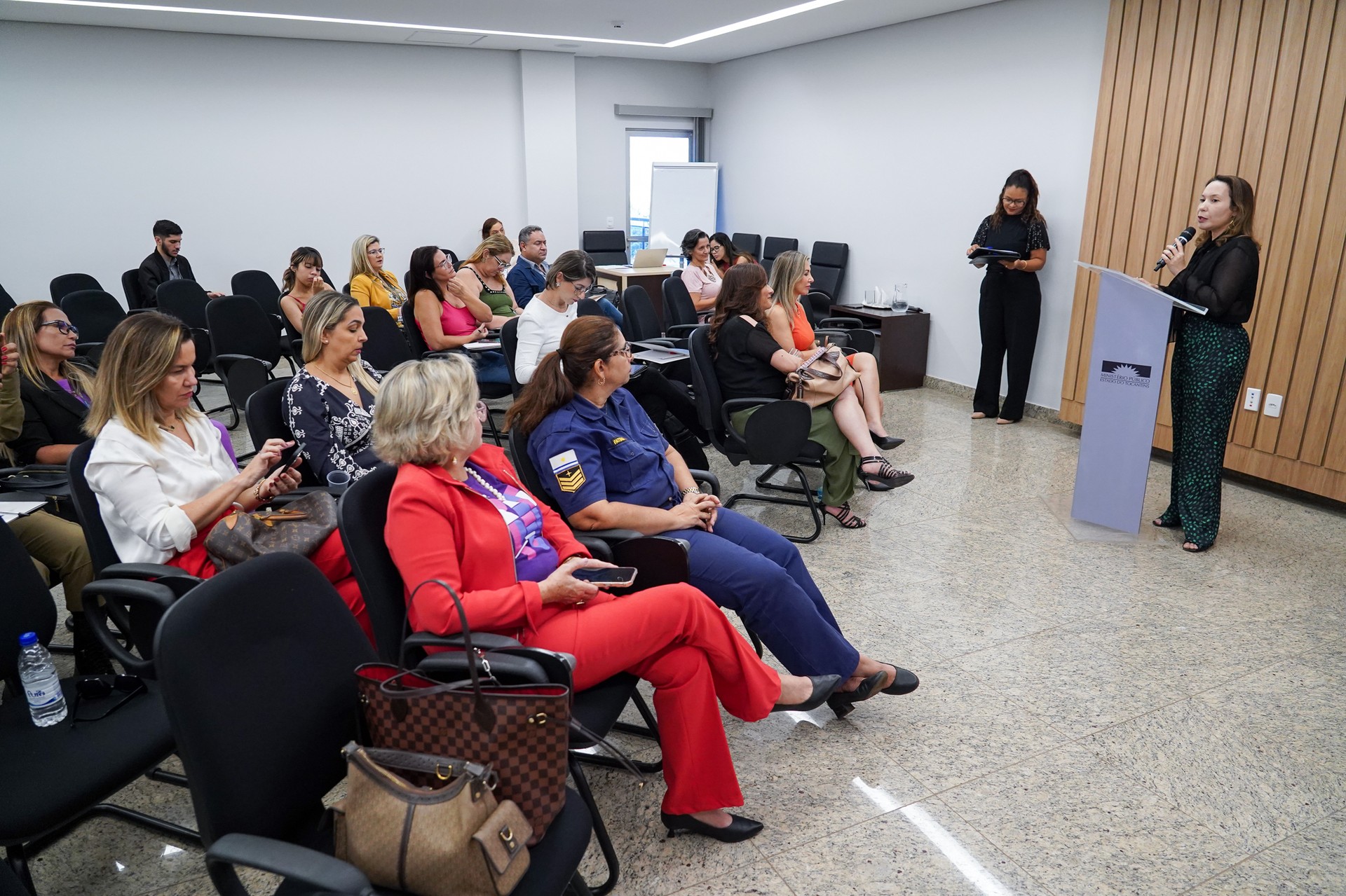 Coordenadora do Caocid participou da abertura da oficina