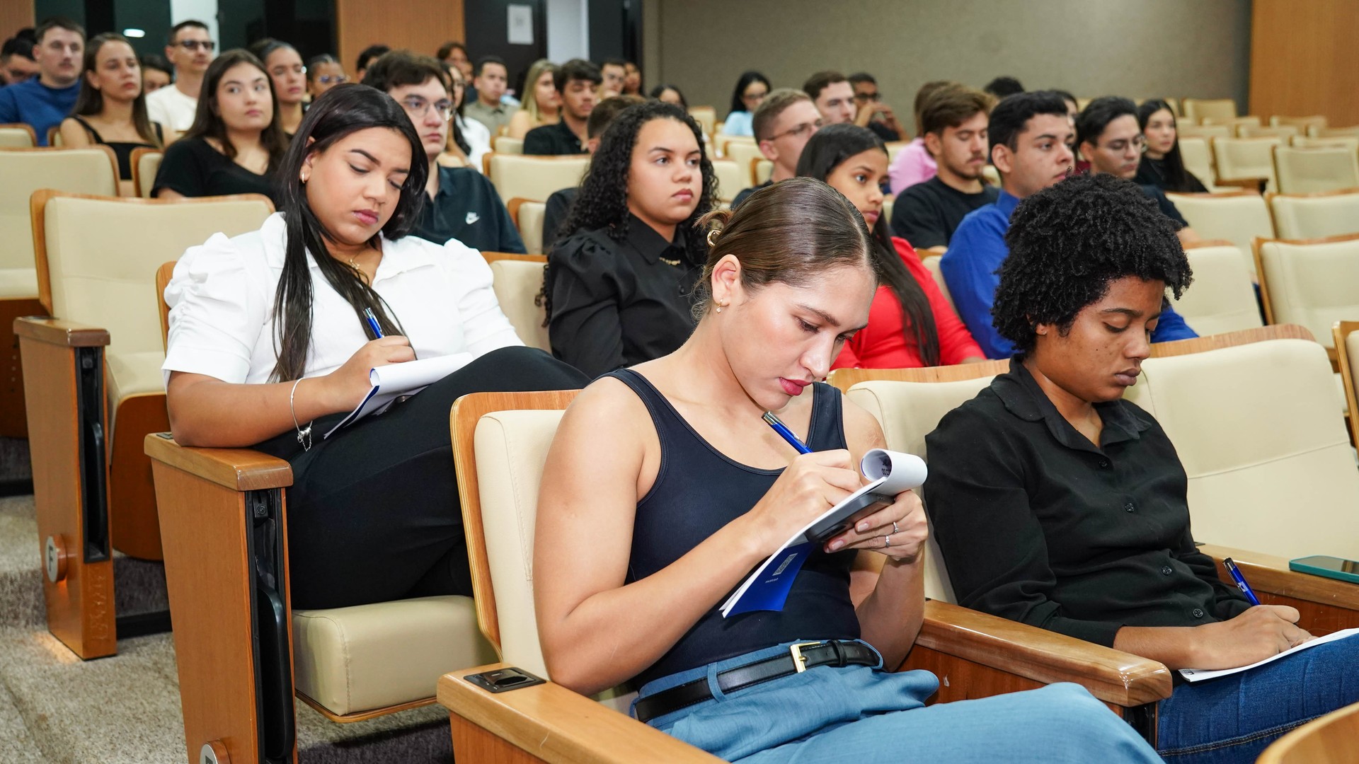 O objetivo principal da iniciativa é encurtar a distância entre a teoria aprendida em sala de aula e a prática diária da atuação ministerial.
