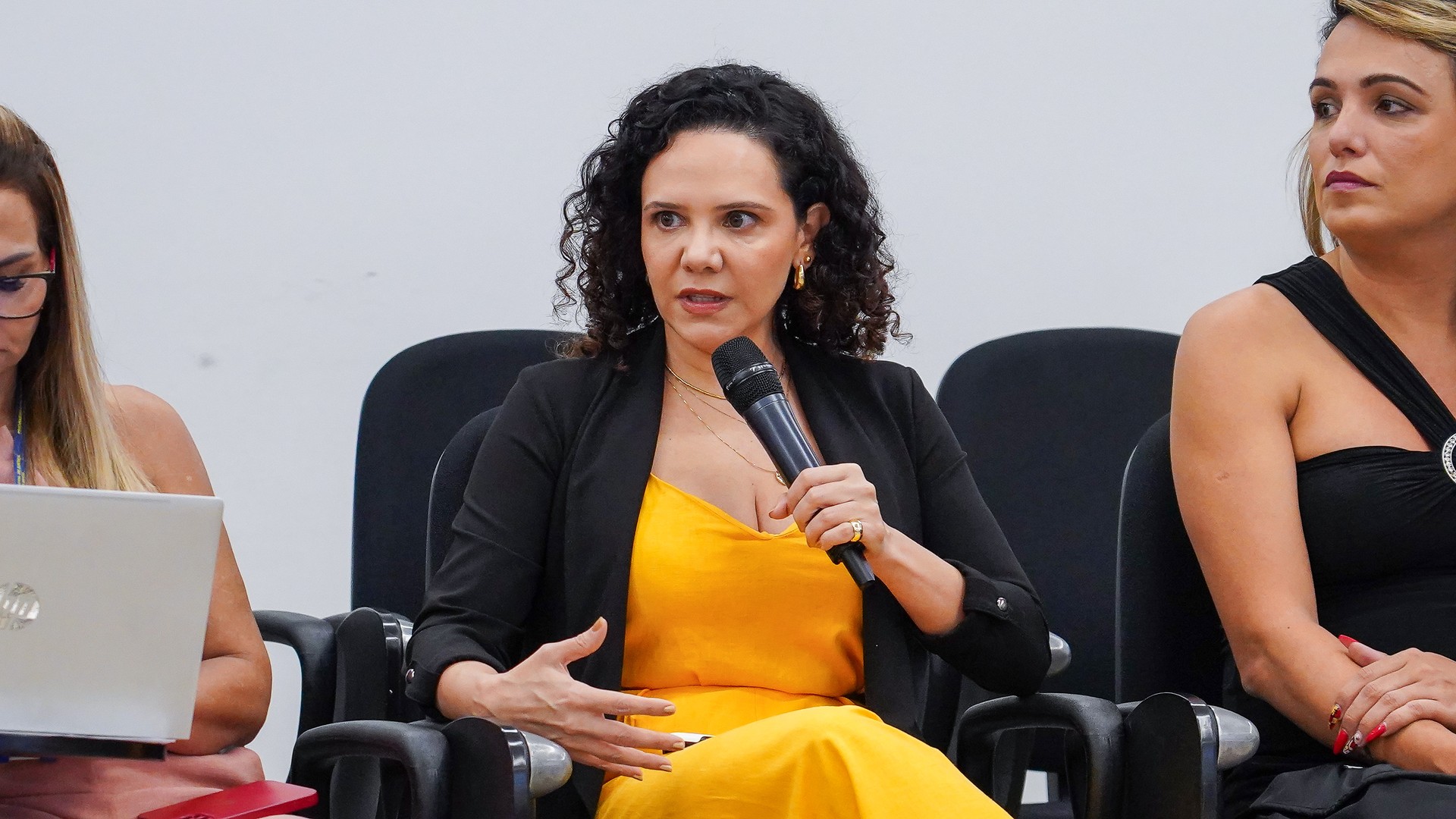 Coordenadora do NMP/MPTO, promotora Munique Teixeira Vaz mediou a atividade