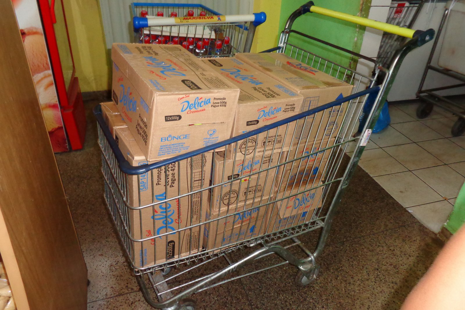 Produtos apreendidos estavam armazenados de forma indevida