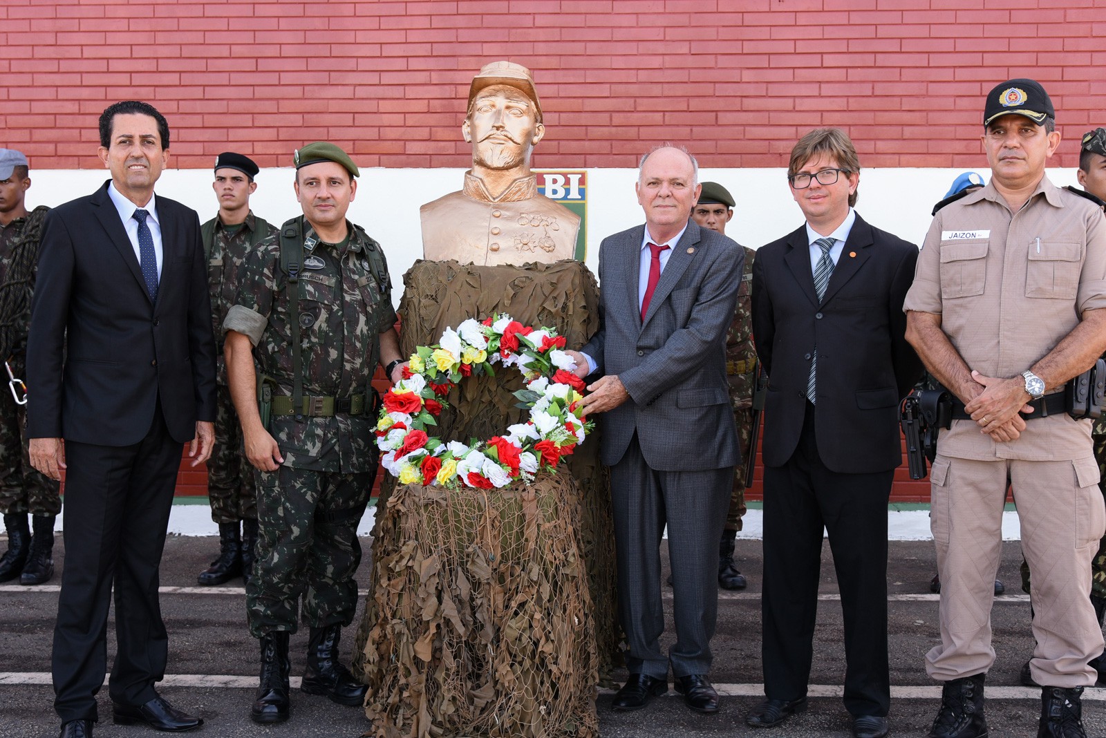 A celebração ocorre no dia 24 de maio, em homenagem à data de nascimento do Brigadeiro Antônio Sampaio 