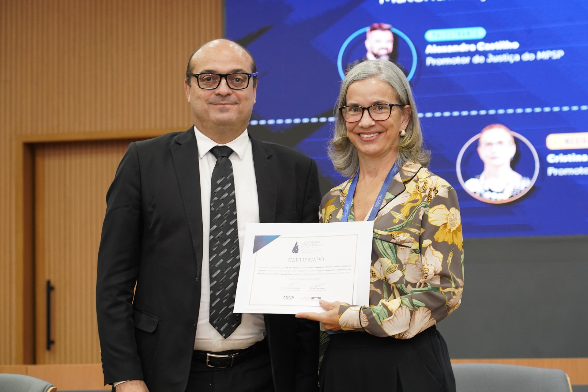 Promotora de Justiça Cristina Seuser foi a mediadora dos debates