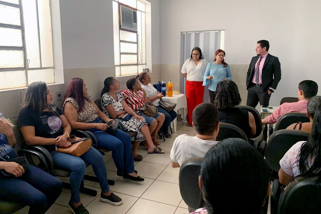 O encontro aconteceu na Secretaria de Assistência Social do município.