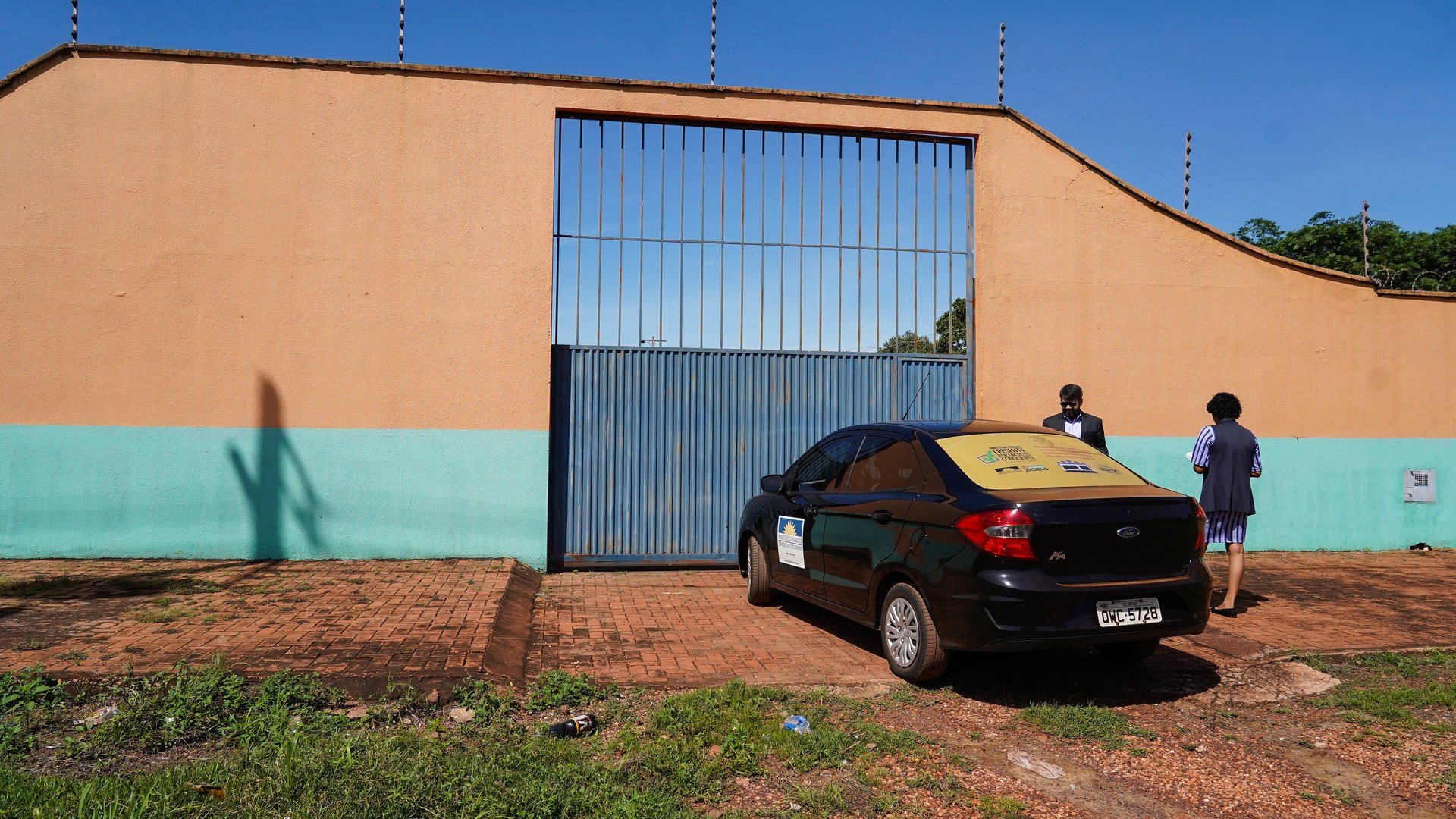 Entrada do local onde funciona a Comunidade Terapêutica Amigas